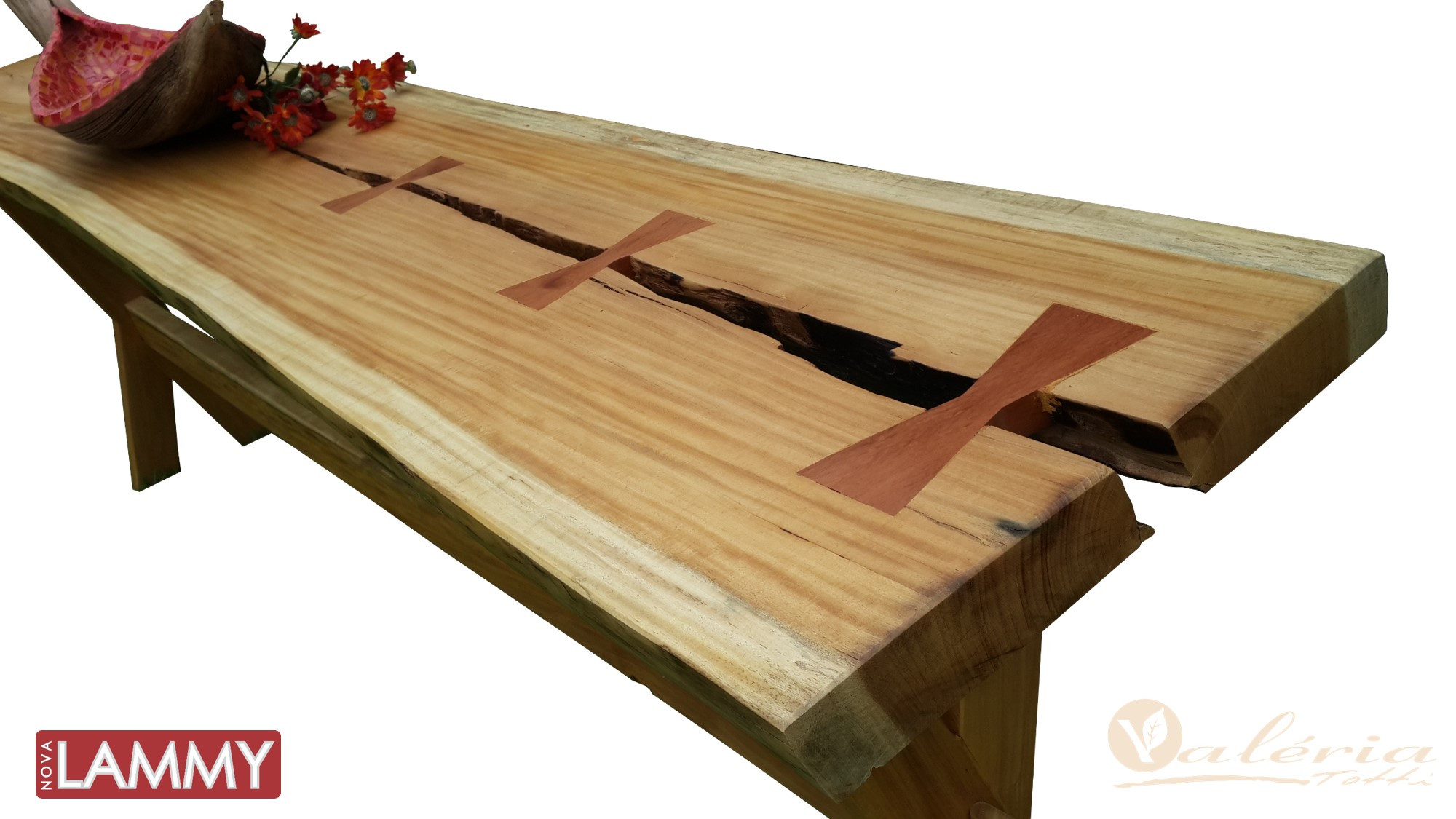 APARADOR EM MADEIRA LIBÉLULA